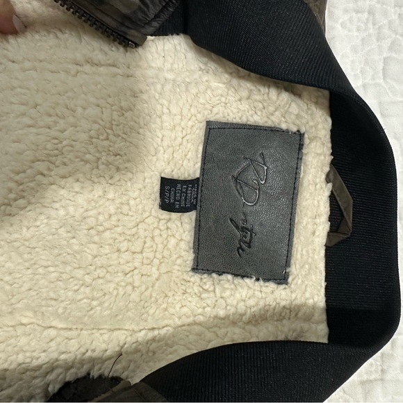 RD Style Bomber Jacket in Black - Picture 3 of 4